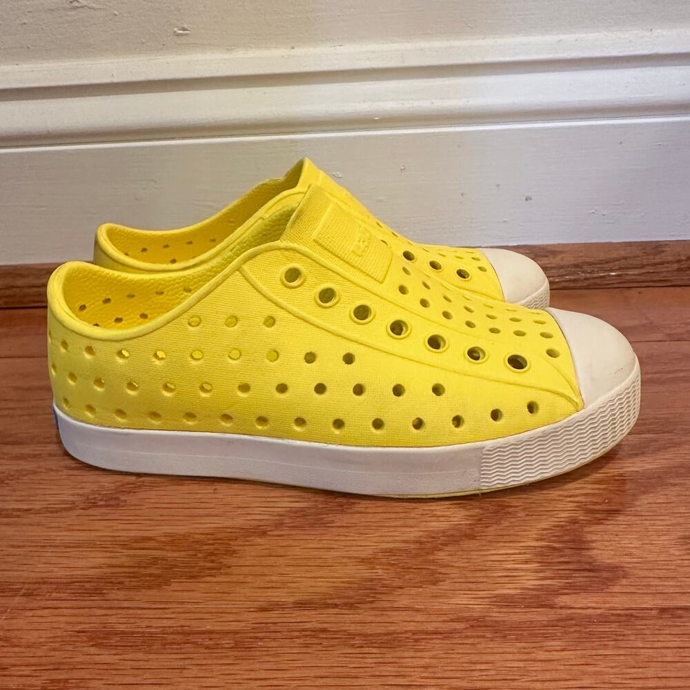 Native Jefferson Yellow Slip on Shoes sz 12 Yellow Natives